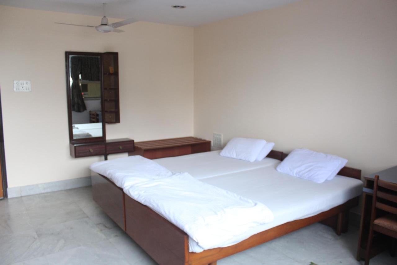 Service Apartments, Park Street, Calcutta Экстерьер фото