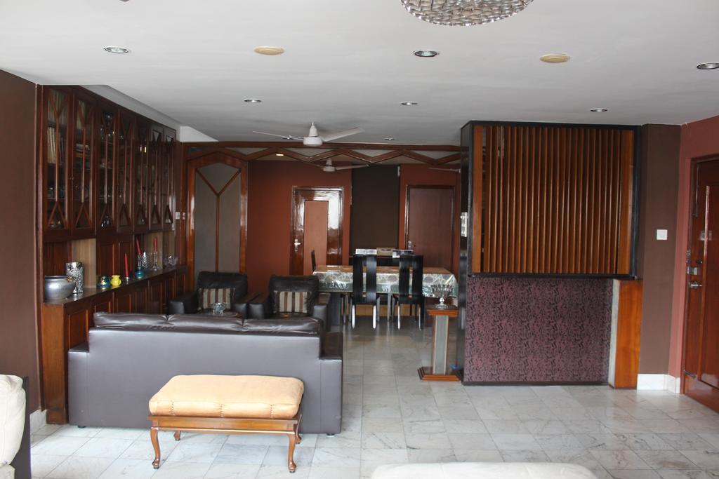 Service Apartments, Park Street, Calcutta Экстерьер фото