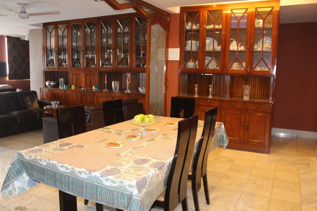 Service Apartments, Park Street, Calcutta Экстерьер фото