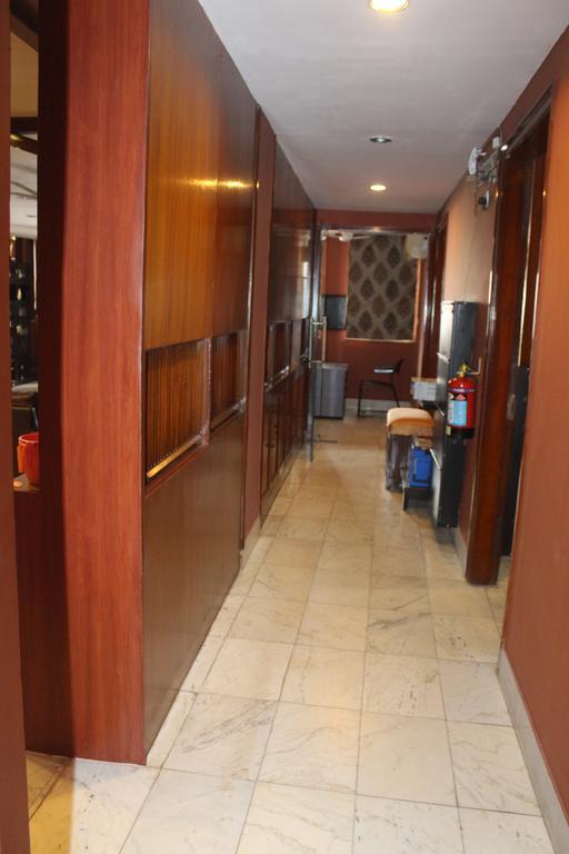 Service Apartments, Park Street, Calcutta Экстерьер фото