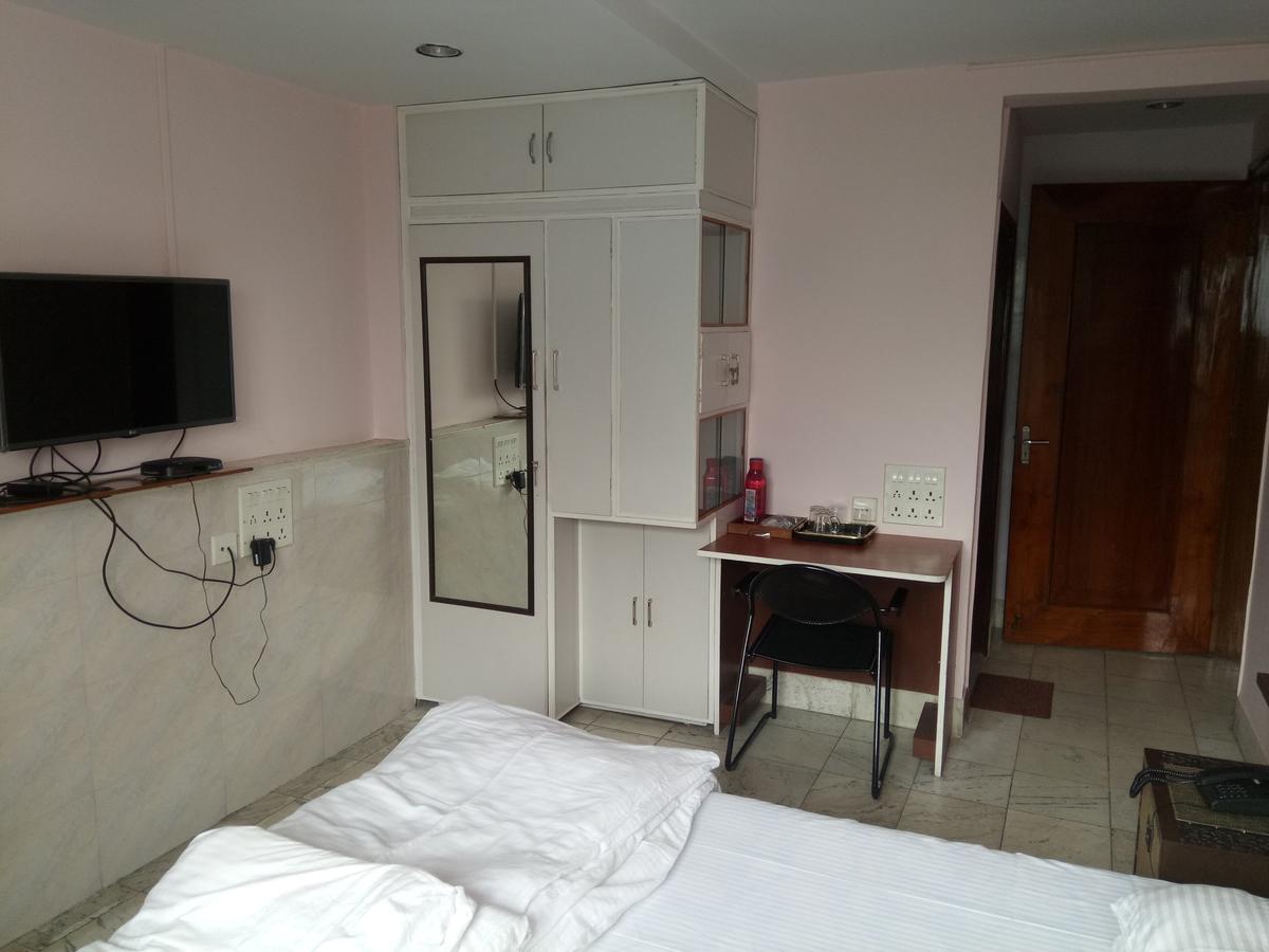 Service Apartments, Park Street, Calcutta Экстерьер фото